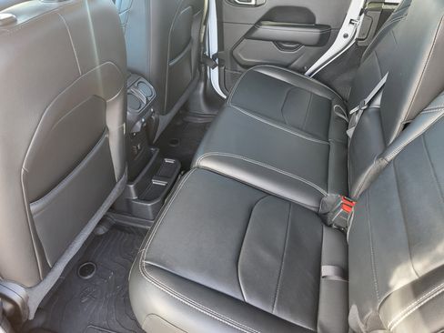 Used 2023 Jeep Wrangler Unlimited Sahara w/ Cold Weather Group image 13