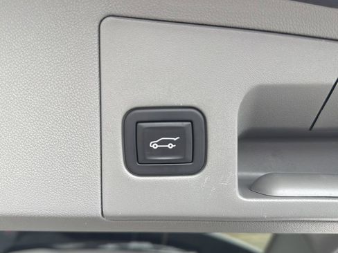 Certified 2023 Cadillac XT5 Premium Luxury image 19