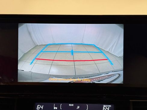 Used 2025 Toyota Sienna XSE w/ XSE Plus Package AWD/4WD image 31