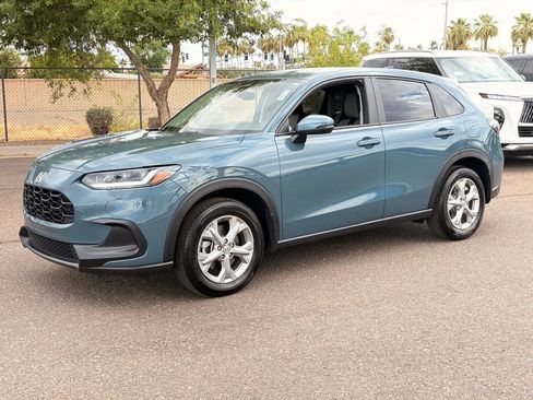 Used 2025 Honda HR-V LX image 1