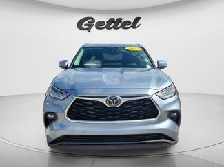 Used 2023 Toyota Highlander Limited FWD video 2