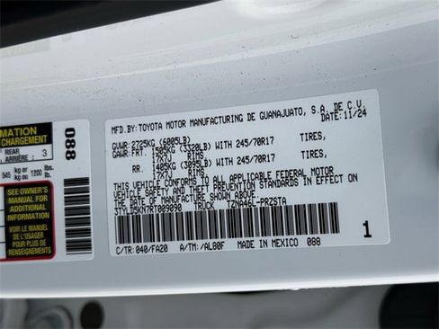 Used 2024 Toyota Tacoma SR image 32