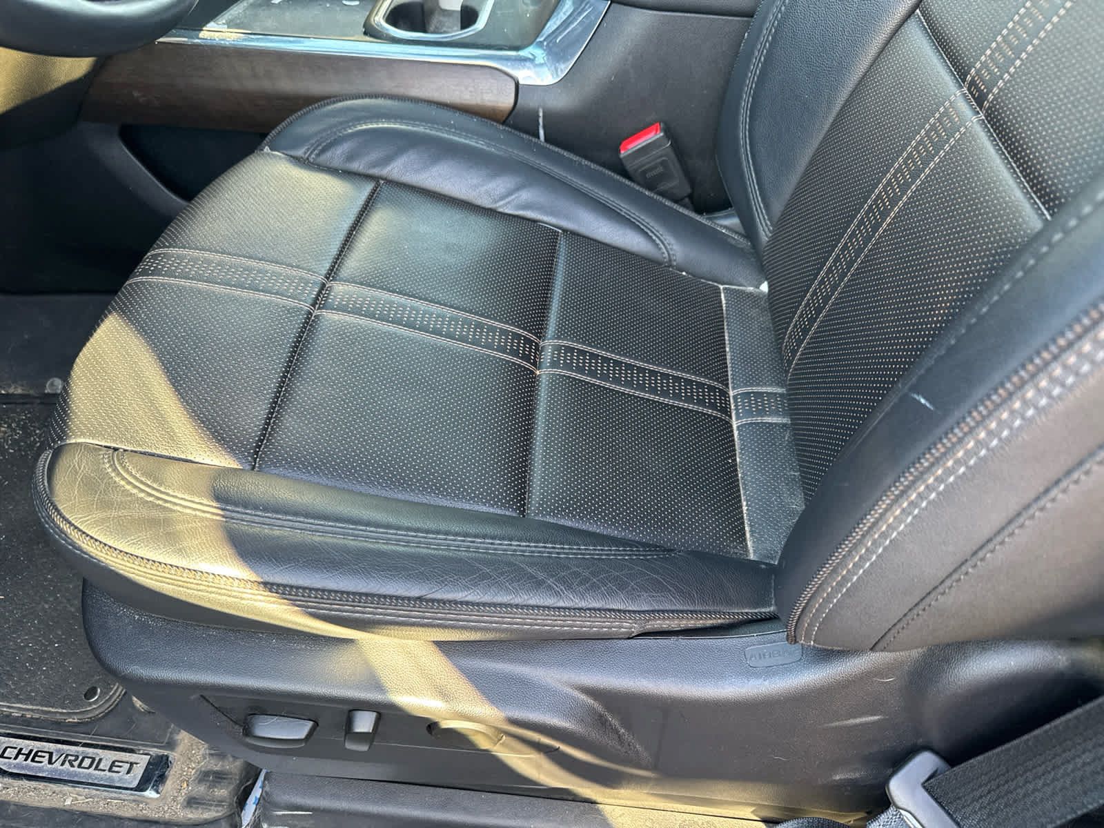 Used 2025 Chevrolet Silverado 2500 High Country w/ High Country Premium Package AWD/4WD image 8