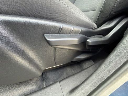 Used 2025 Chevrolet Equinox LT w/ Safety and Technology Package FWD image 23