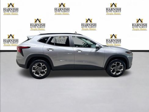 New 2026 Chevrolet Trax LT w/ Driver Confidence Package FWD image 4