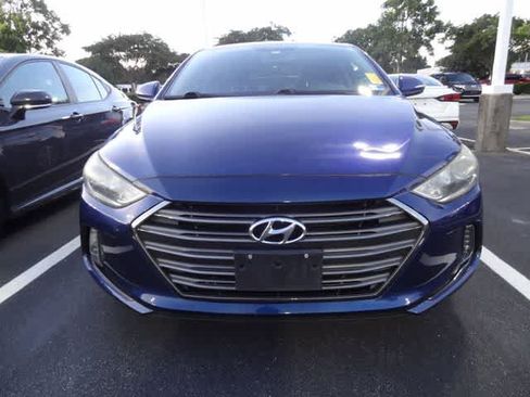 Used 2017 Hyundai Elantra Limited w/ Limited Tech Package 04 FWD image 2