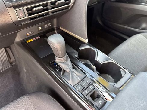 Used 2025 Toyota Camry LE image 25