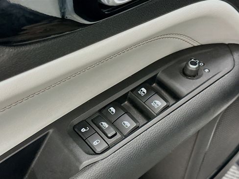 Used 2025 Jeep Compass Limited image 15