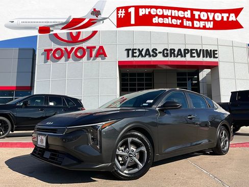 Used 2025 Kia K4 LXS image 1