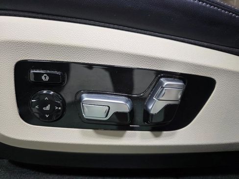 Used 2022 BMW X5 xDrive45e w/ Executive Package image 17