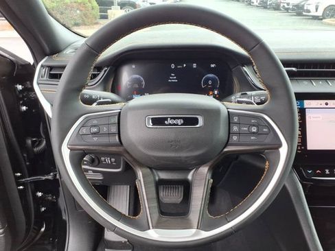 New 2026 Jeep Grand Cherokee Limited AWD/4WD image 10