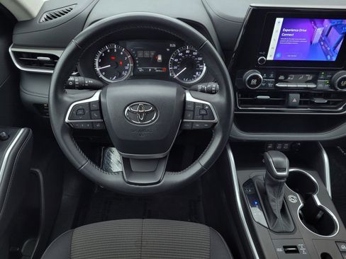 Certified 2024 Toyota Highlander LE image 13