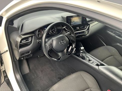 Used 2018 Toyota C-HR XLE FWD image 17