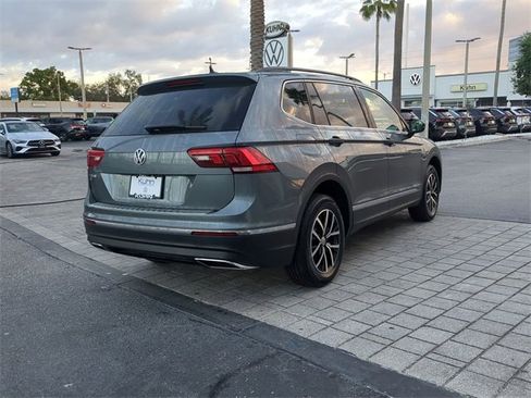 Certified 2021 Volkswagen Tiguan SE image 4