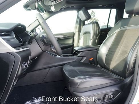 Used 2023 Jeep Grand Cherokee Altitude image 13