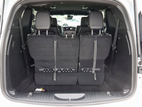 New 2026 Chrysler Pacifica Select image 18