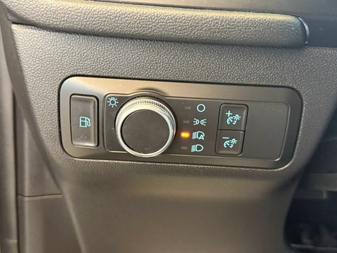 Used 2020 Ford Escape SE Sport FWD image 21