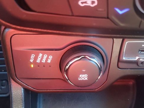 Used 2023 Jeep Renegade Latitude AWD/4WD image 22
