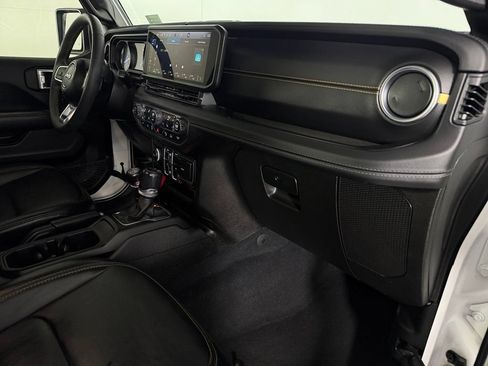 Used 2024 Jeep Wrangler Unlimited Sahara w/ Safety Group AWD/4WD image 15