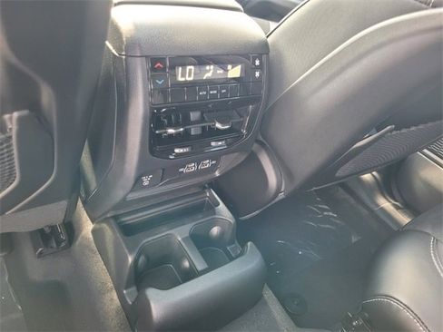 New 2025 Jeep Grand Cherokee L Altitude image 9