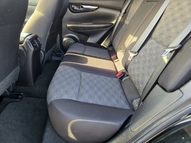 Used 2021 Nissan Rogue Sport SV FWD image 11
