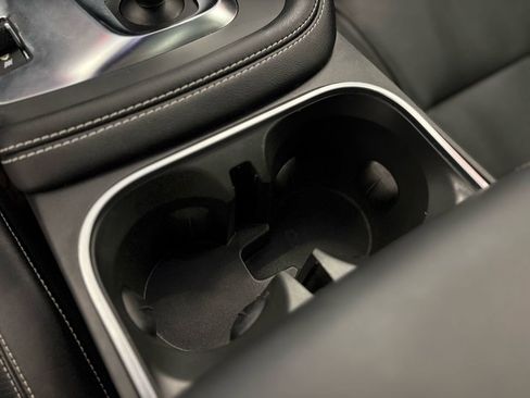 Used 2020 Jaguar E-PACE R-Dynamic HSE image 34