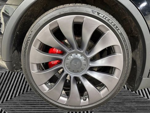 Used 2022 Tesla Model Y Performance image 12