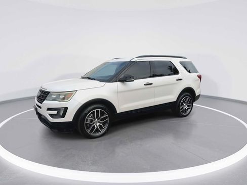 Used 2016 Ford Explorer Sport w/ Equipment Group 401A AWD/4WD image 4
