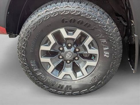 Used 2023 Toyota Tacoma TRD Off-Road AWD/4WD image 21