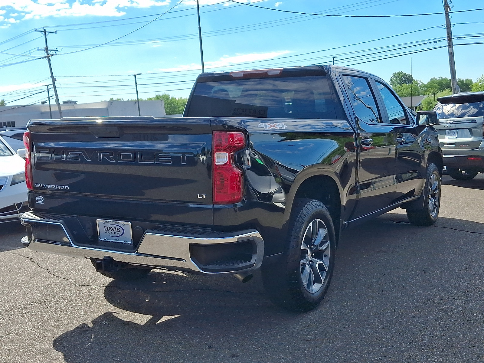 Used 2025 Chevrolet Silverado 1500 LT AWD/4WD image 4