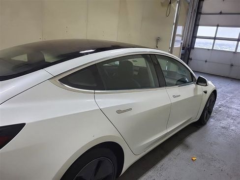 Used 2018 Tesla Model 3 Long Range image 8