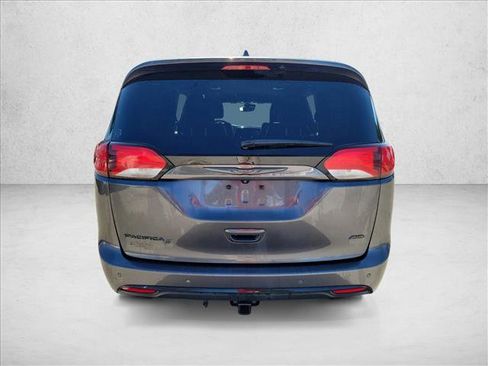 Used 2020 Chrysler Pacifica Touring-L w/ Advanced Safetytec Group image 6