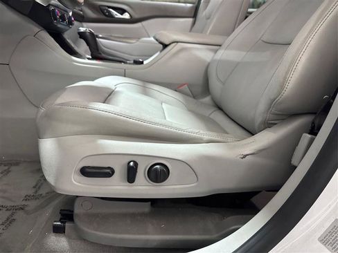 Used 2017 GMC Acadia SLT image 18