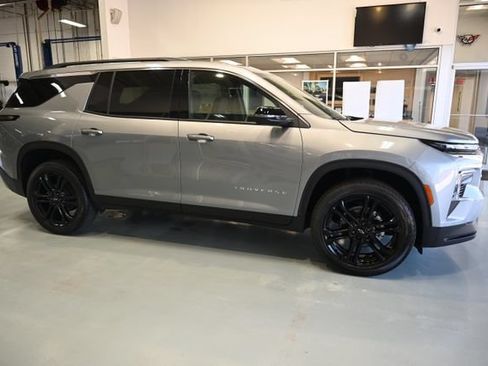 New 2026 Chevrolet Traverse LT w/ LPO, Floor Liner Package FWD image 4