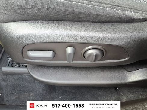 Used 2023 Chevrolet Traverse LT AWD/4WD image 16