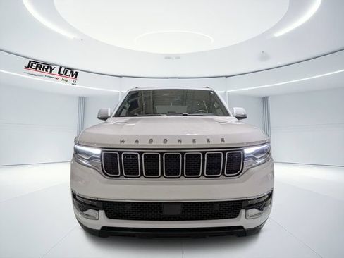 Used 2022 Jeep Wagoneer Series II AWD/4WD image 8