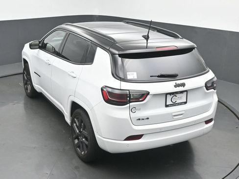 Used 2025 Jeep Compass Limited w/ High Altitude Package AWD/4WD image 44