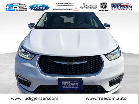 Used 2021 Chrysler Pacifica Limited w/ Premium & Safety Sphere Group AWD/4WD image 8