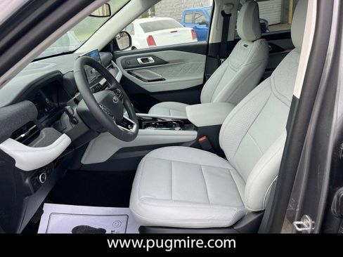 New 2026 Ford Explorer Platinum AWD/4WD image 9