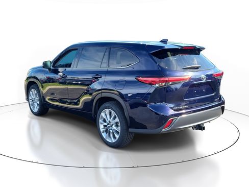 Used 2020 Toyota Highlander Limited FWD image 4