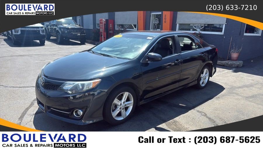 Used 2012 Toyota Camry SE FWD image 3