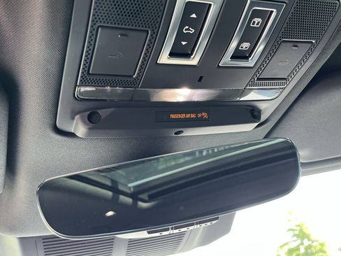 Used 2024 Land Rover Defender 110 X-Dynamic SE AWD/4WD image 21