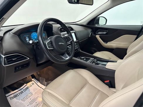 Used 2018 Jaguar F-PACE Prestige image 24