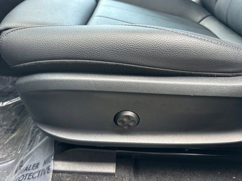 Used 2024 Mercedes-Benz EQB 300 4MATIC image 14