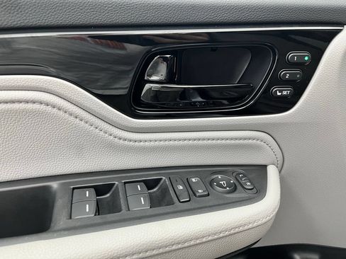 Used 2024 Honda Odyssey Touring image 18
