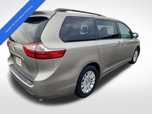 Used 2015 Toyota Sienna XLE FWD image 5