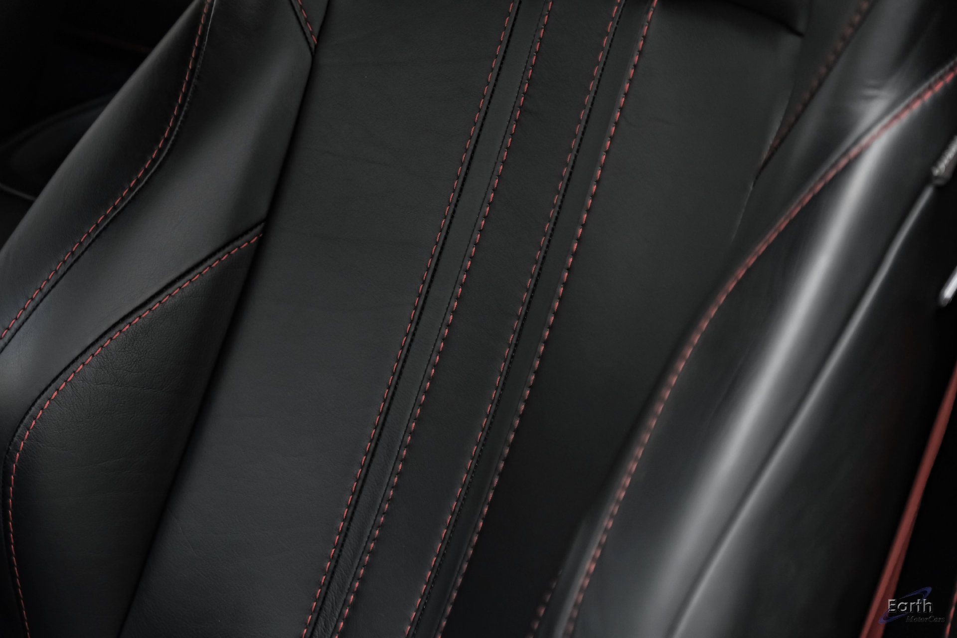 Used 2019 Aston Martin V8 Vantage Coupe RWD image 45