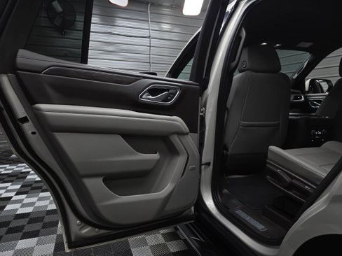 Used 2022 Chevrolet Tahoe LT w/ Luxury Package AWD/4WD image 36