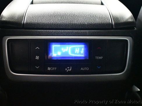 Used 2016 Toyota Highlander XLE image 25