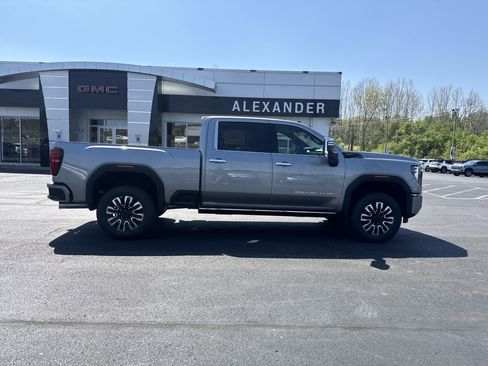 New 2026 GMC Sierra 2500 Denali Ultimate AWD/4WD image 2